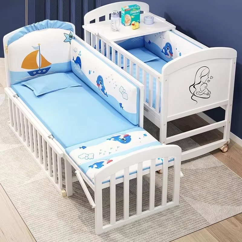 Baby Nursery Sale - Drewniana łóżeczko dziecięce z moskitierą i