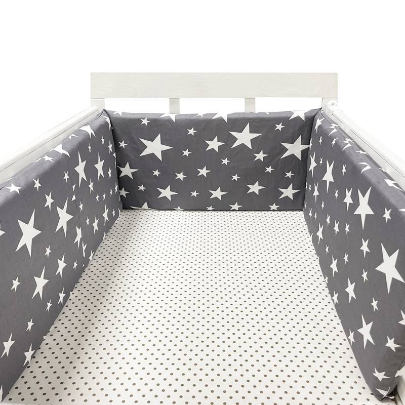 Baby Nursery Sale - Ochraniacze na łóżeczko dziecięce w stylu